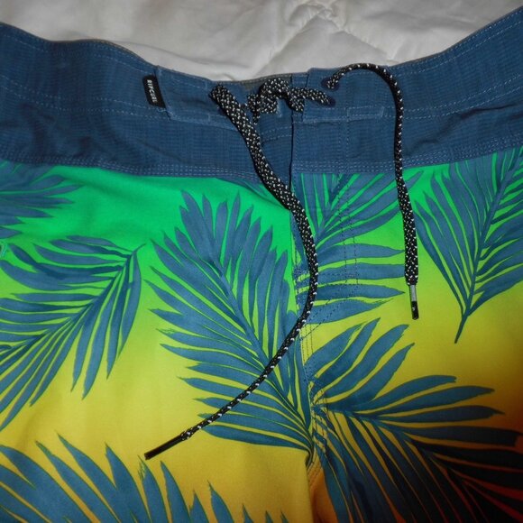 RIP CURL MENS BOARD SHORTS IN MENS SZ 30 - Picture 5 of 9